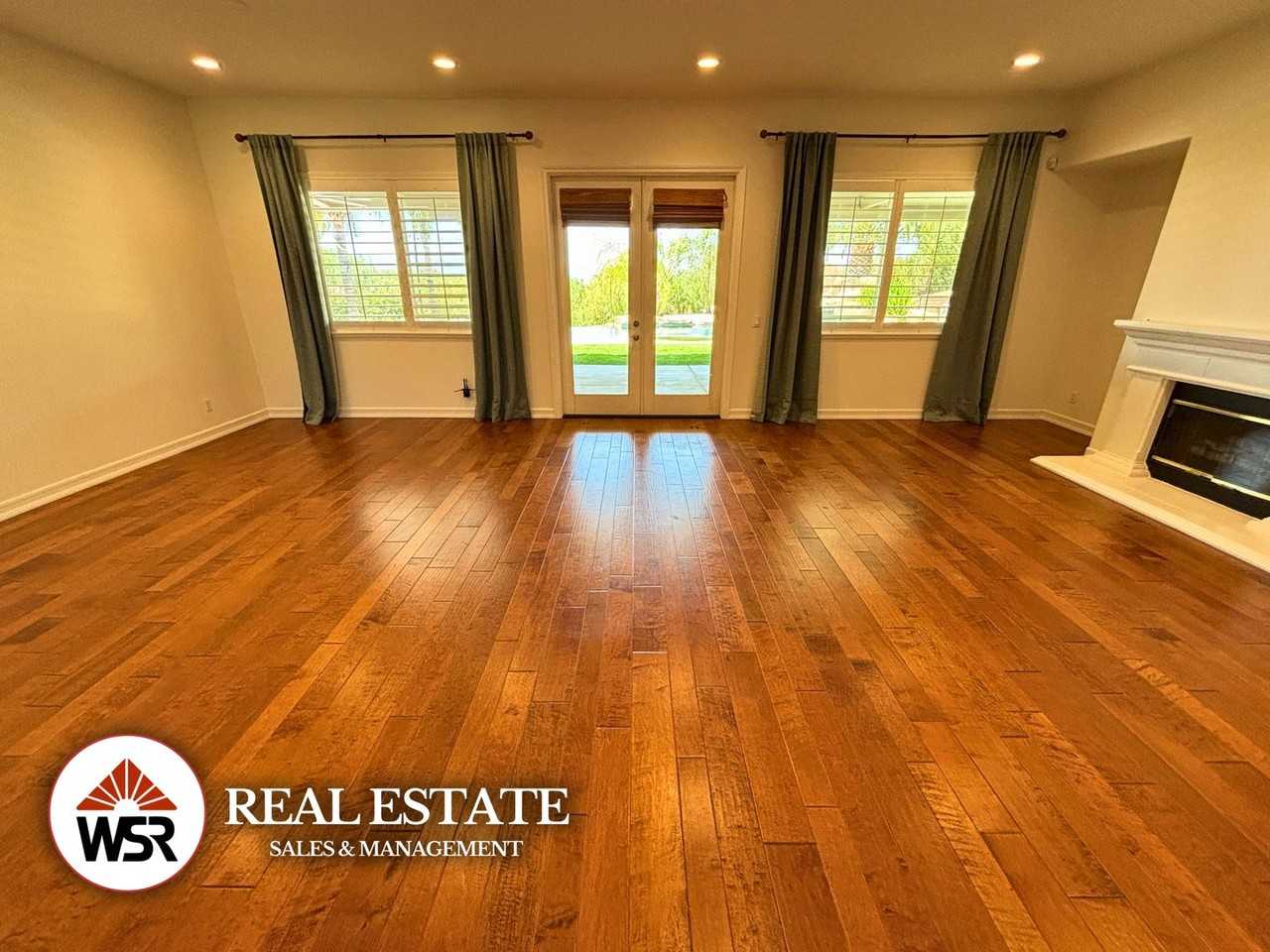 18691 Oak Park Dr - Photo 4 of 44