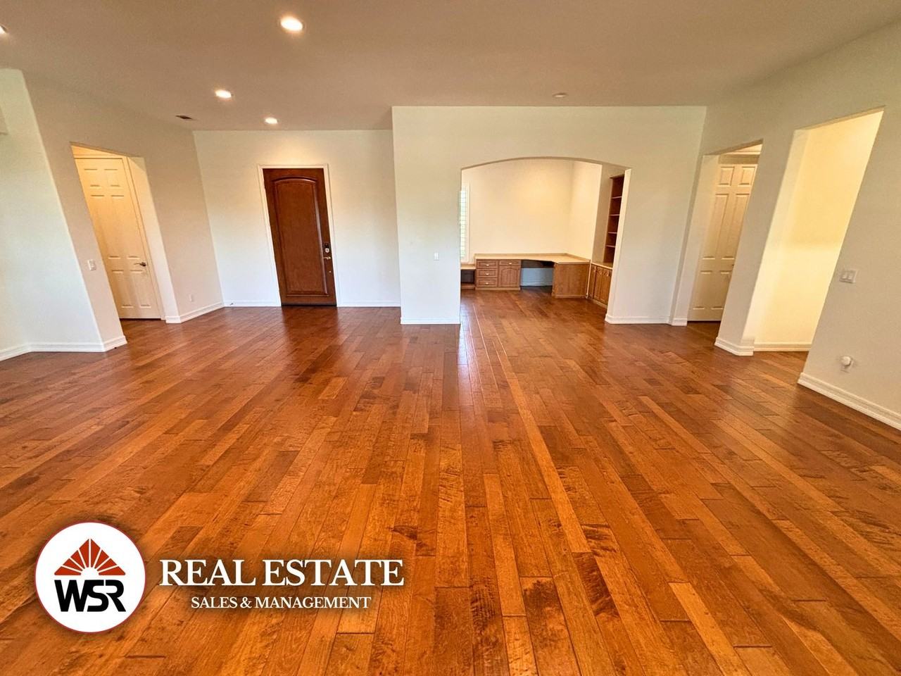 18691 Oak Park Dr - Photo 5 of 44