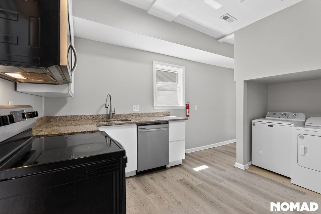 558 Marston St - Photo 7 of 28