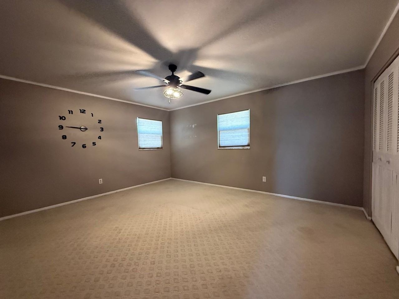 3636 Dame St - Photo 5 of 34