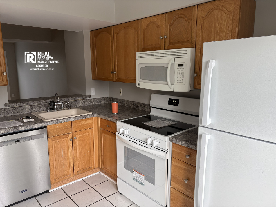 1346 Riverwood Way - Photo 3 of 12