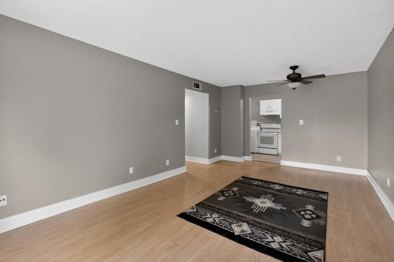 726 Zorn Ave - Photo 3 of 19