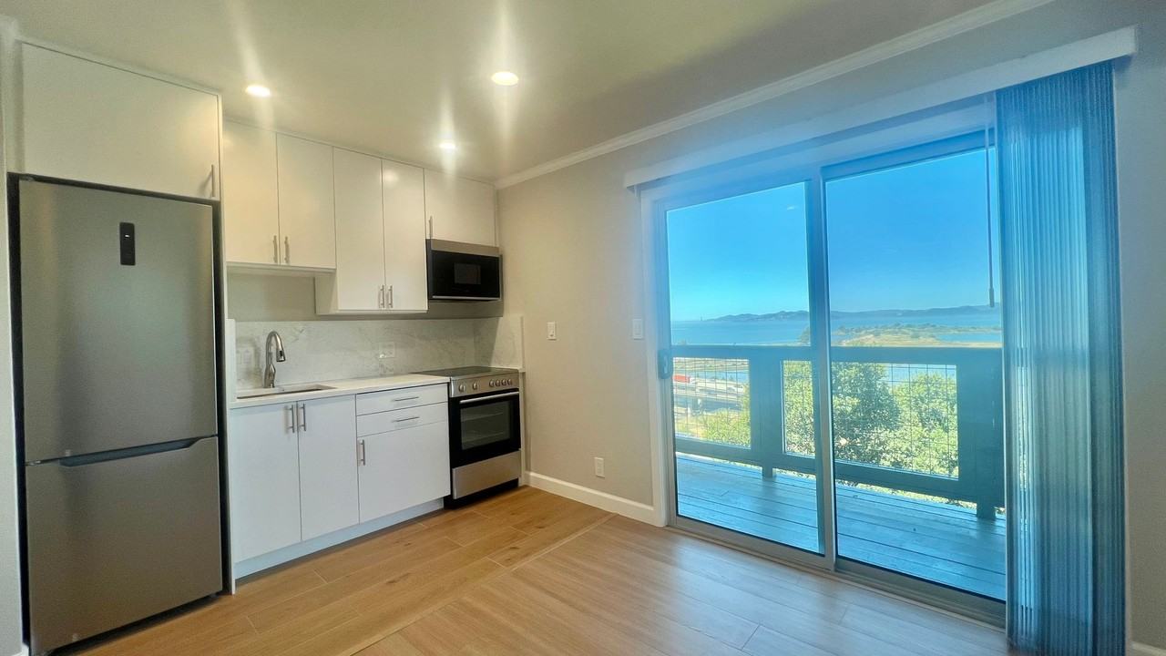 800A Hillside Ave - Photo 2 of 25