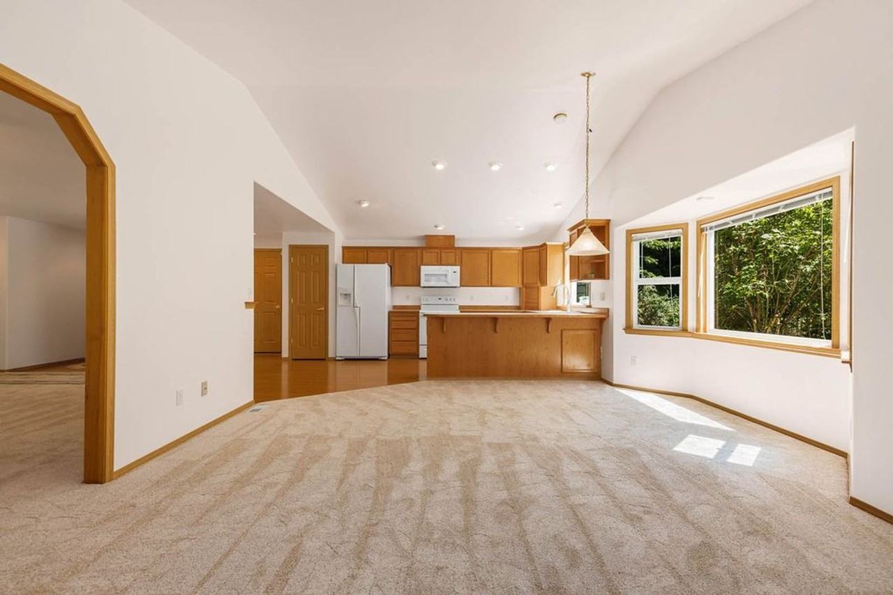 5106 68th Ave Ne - Photo 7 of 18