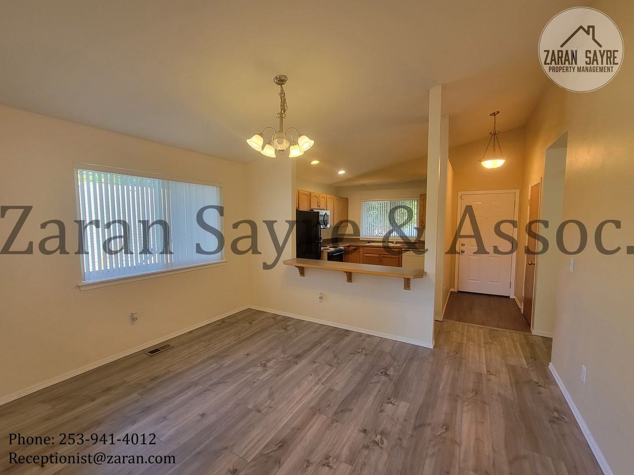 1105 E 53rd St - Photo 4 of 18