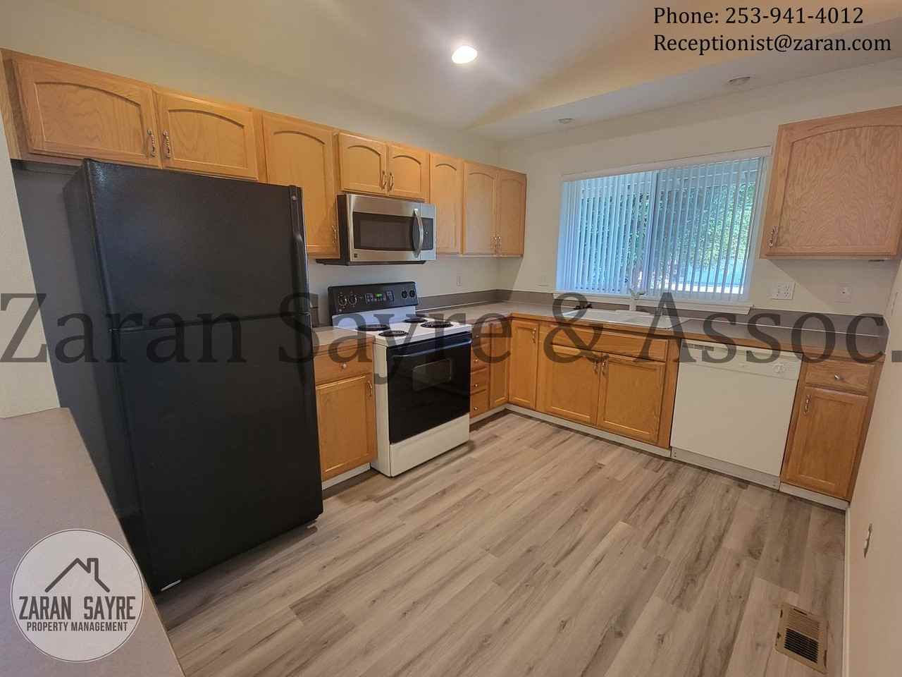 1105 E 53rd St - Photo 5 of 18