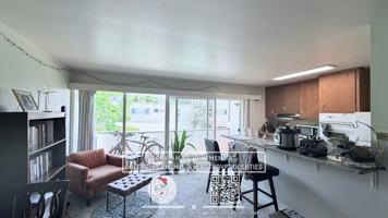 featured image of 1516 Henry St #5