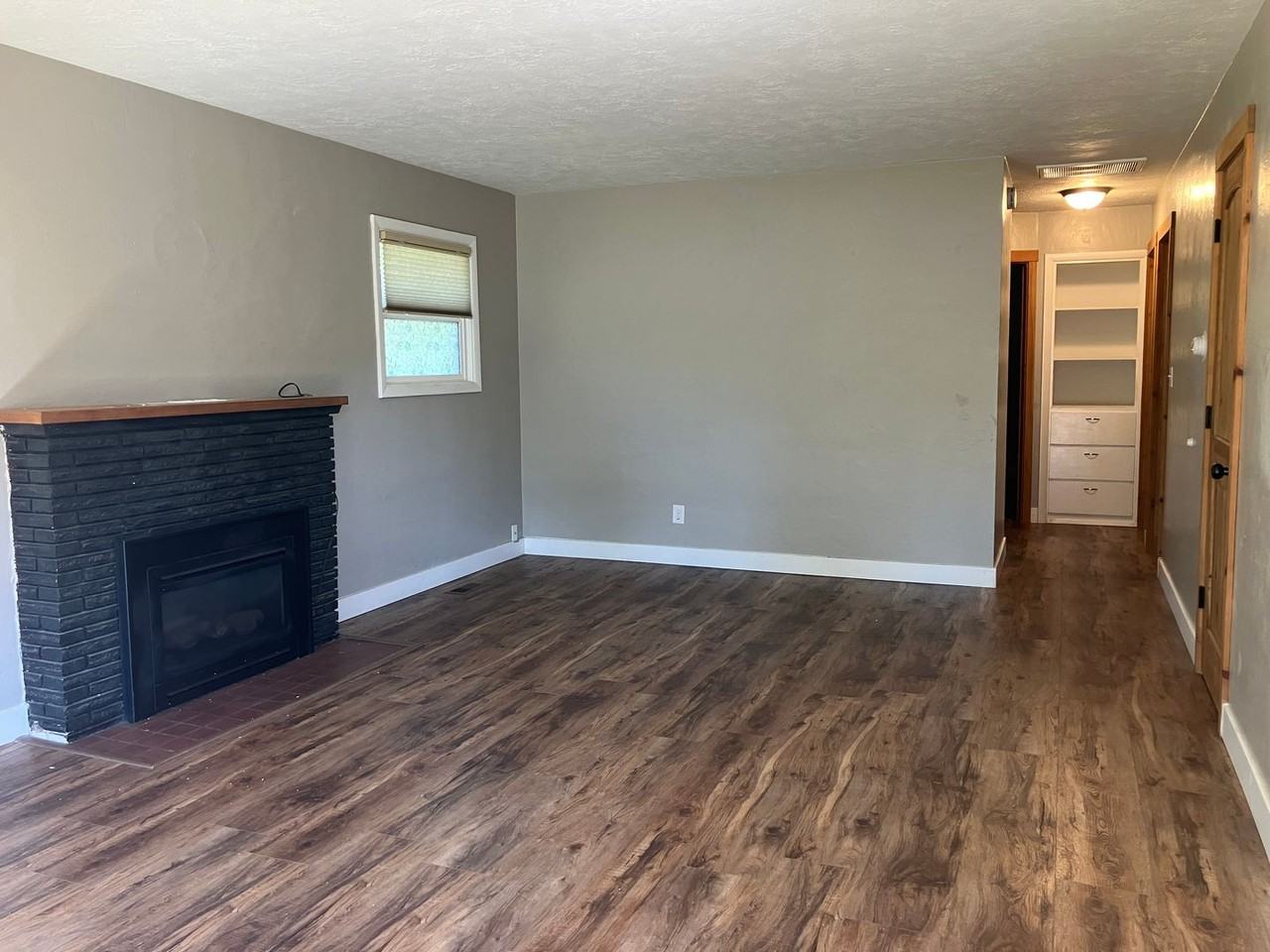 3864 Bartlett Dr Se - Photo 2 of 24