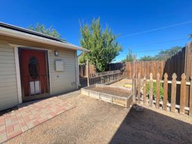 626 S Park Cir - Photo 1 of 1