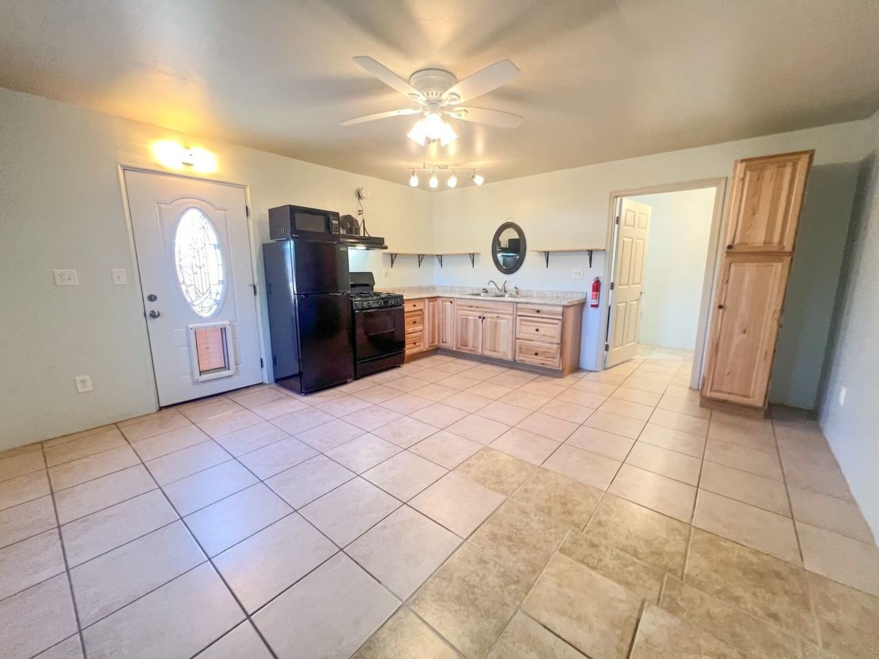 626 S Park Cir - Photo 3 of 9