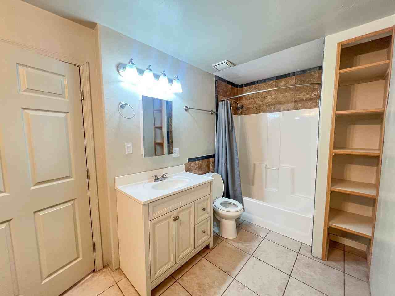 626 S Park Cir - Photo 4 of 9