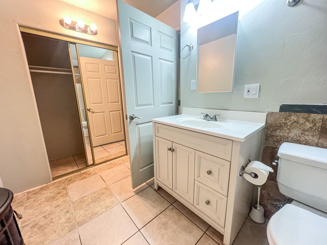 626 S Park Cir - Photo 5 of 9
