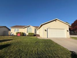 featured image of 2442 Highland View Dr