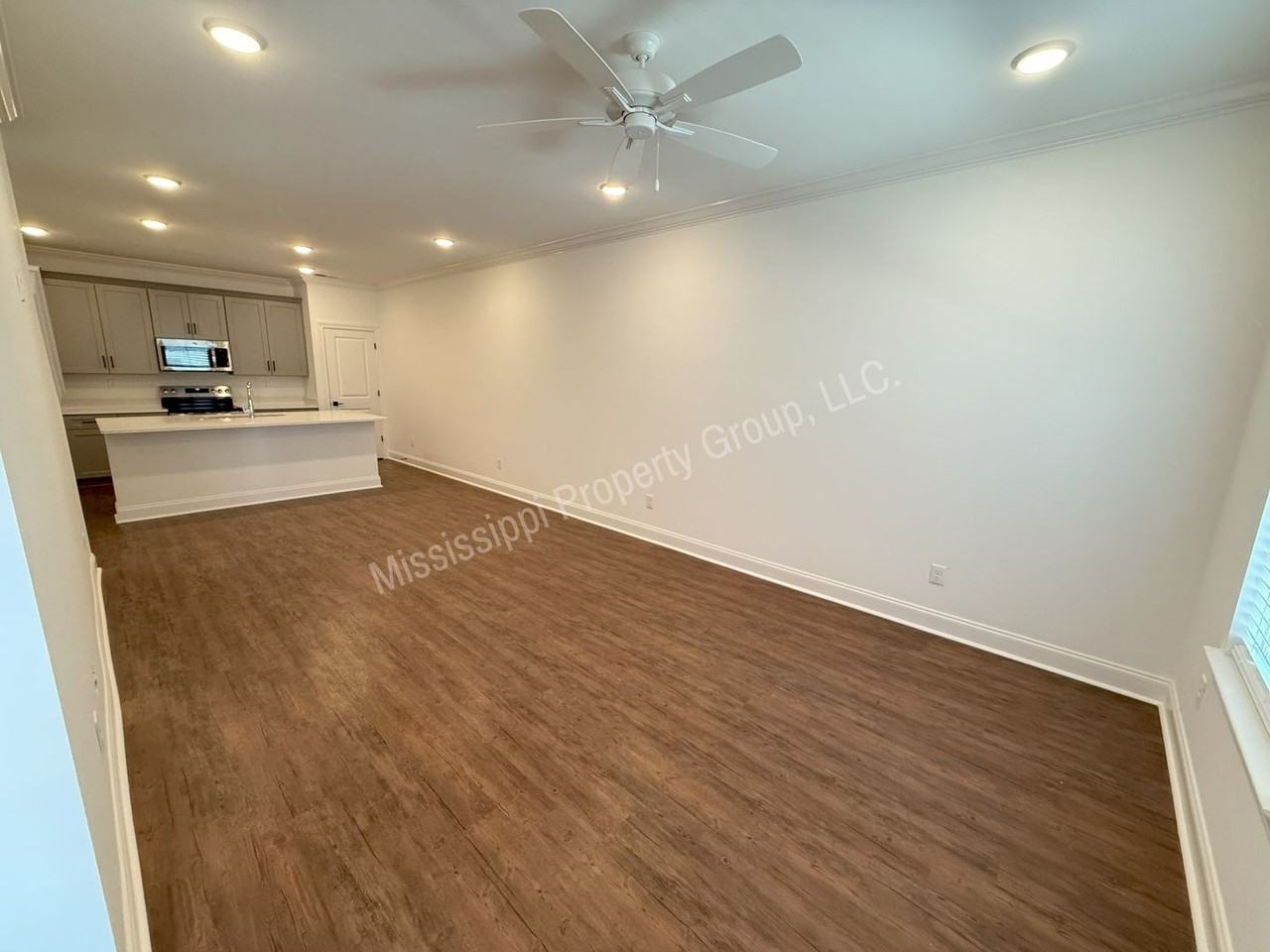 616 Cottage Grove Cir - Photo 2 of 28