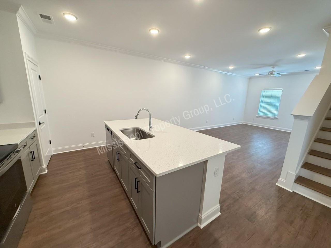616 Cottage Grove Cir - Photo 6 of 28