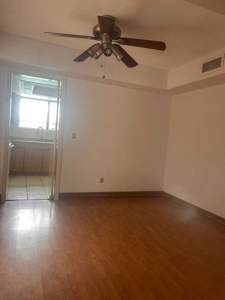 2407 W Le Marche Ave - Photo 6 of 12