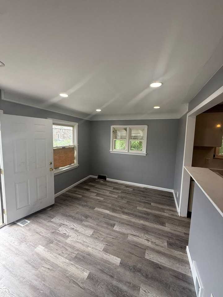 11785 Nashville St - Photo 2 of 16