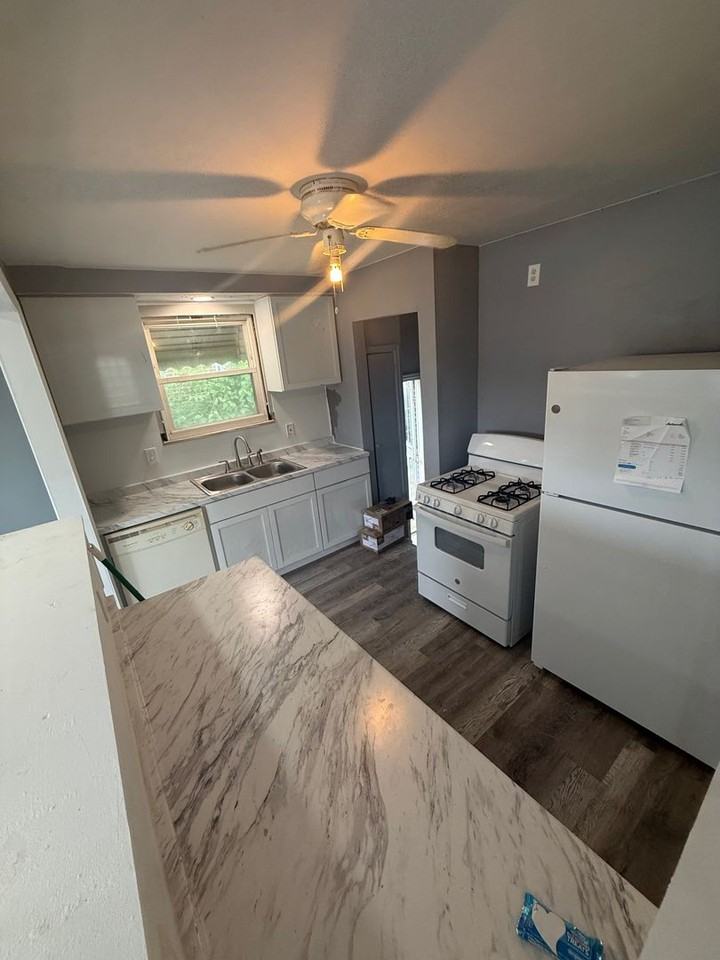 11785 Nashville St - Photo 4 of 16