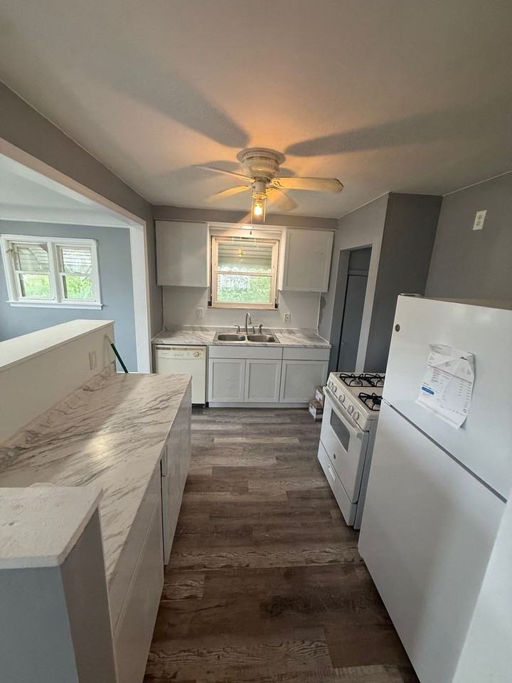 11785 Nashville St - Photo 5 of 16