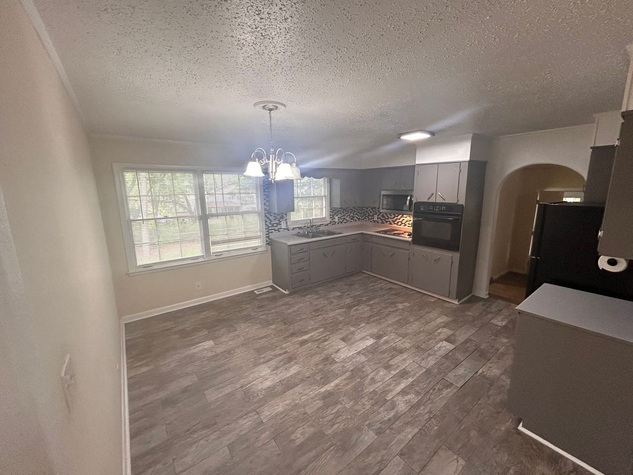 3120 Adonna Dr Nw - Photo 5 of 11