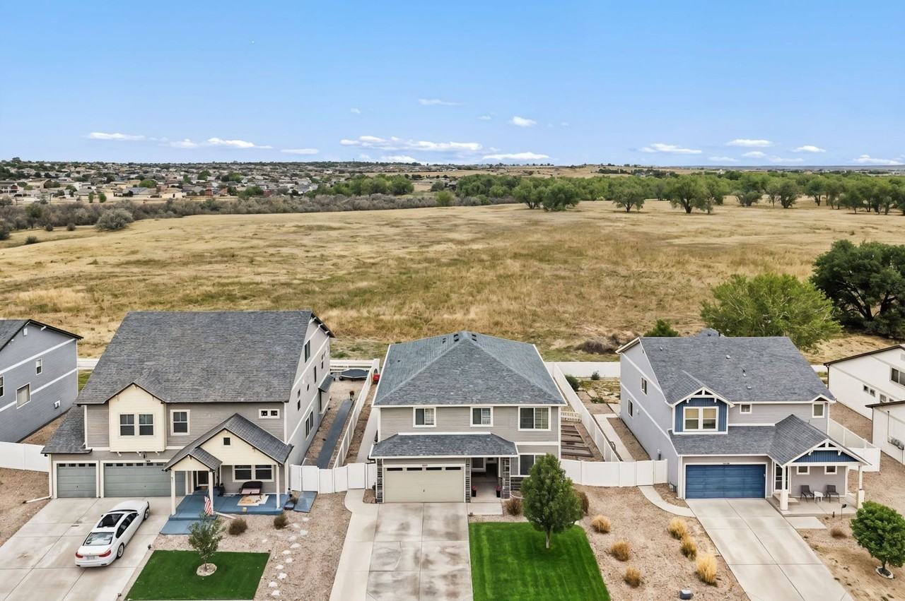 7856 Luminary Ln - Photo 2 of 43