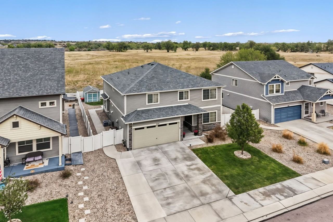 7856 Luminary Ln - Photo 3 of 43