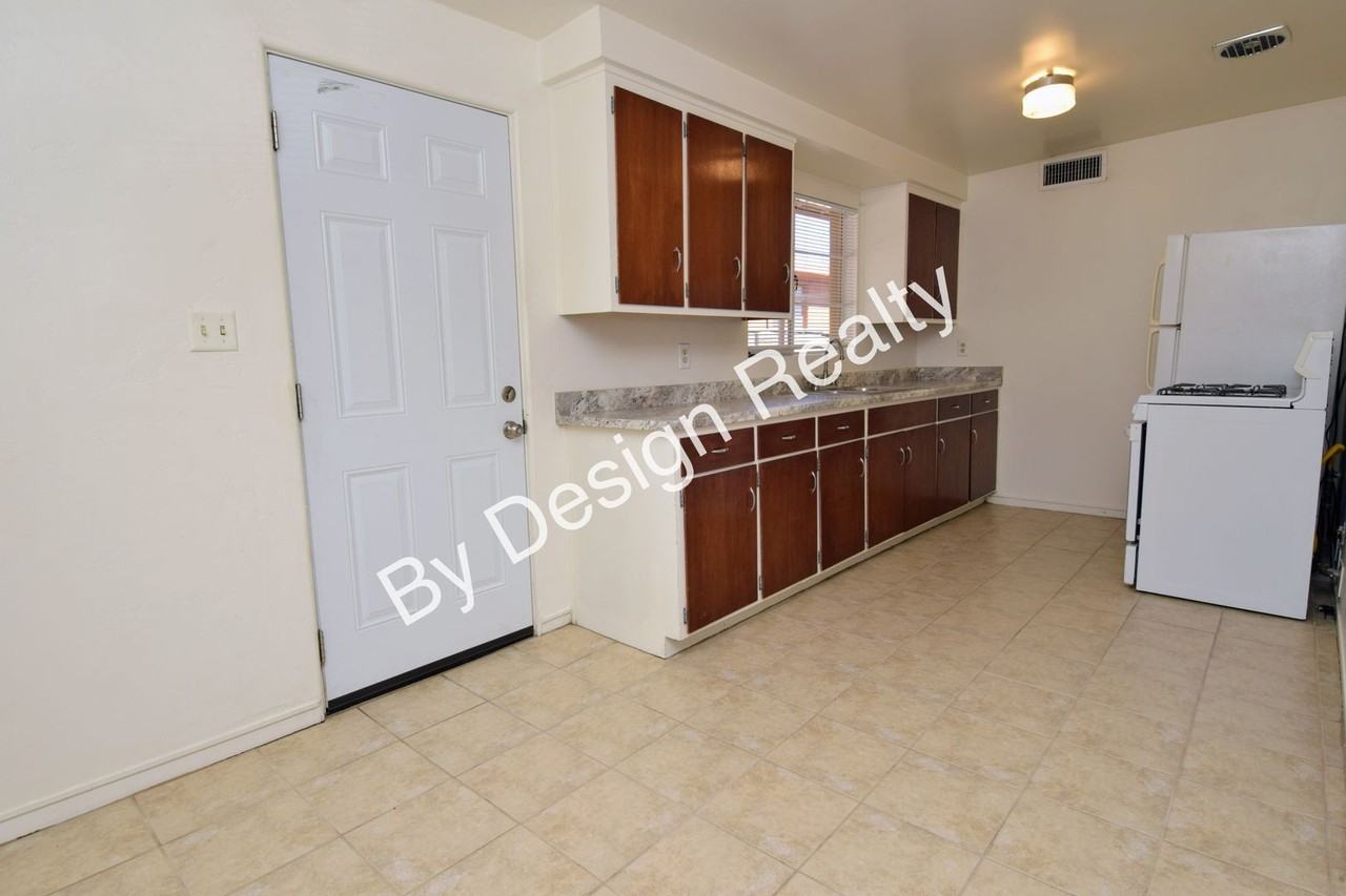 3551 E Water St - Photo 7 of 16
