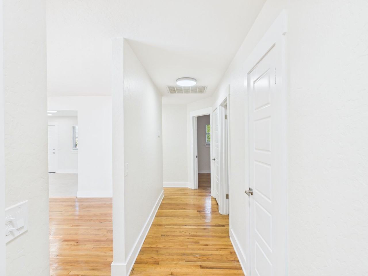 306 Sw 52nd St - Photo 2 of 20
