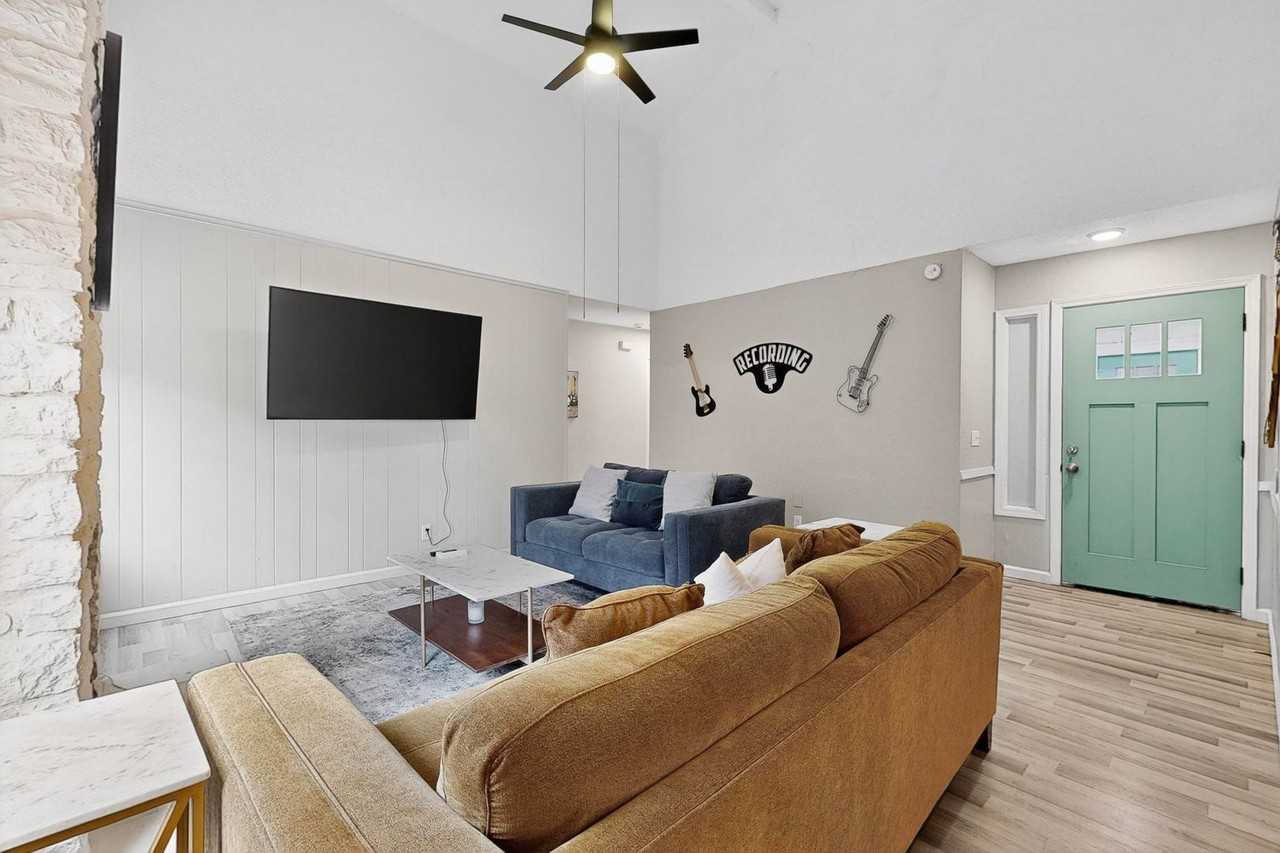 5501 Purple Sage Dr #A - Photo 6 of 37
