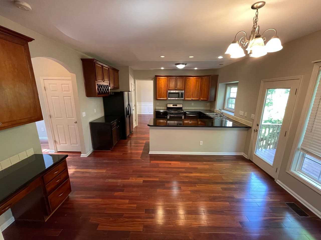 10704 Copper Ridge Dr - Photo 2 of 37