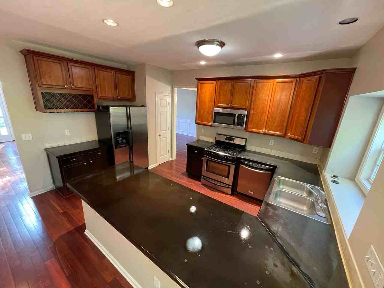 10704 Copper Ridge Dr - Photo 3 of 37