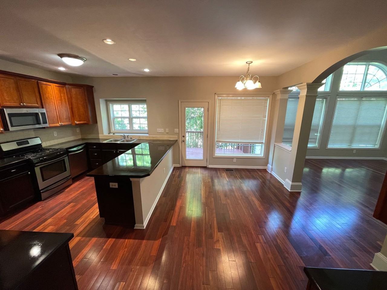 10704 Copper Ridge Dr - Photo 4 of 37