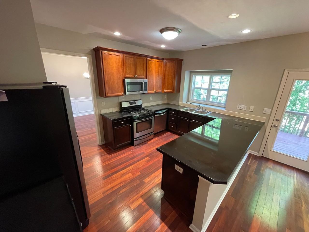 10704 Copper Ridge Dr - Photo 5 of 37