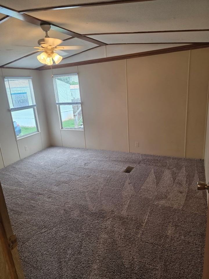 120 Juneau Way - Photo 3 of 13