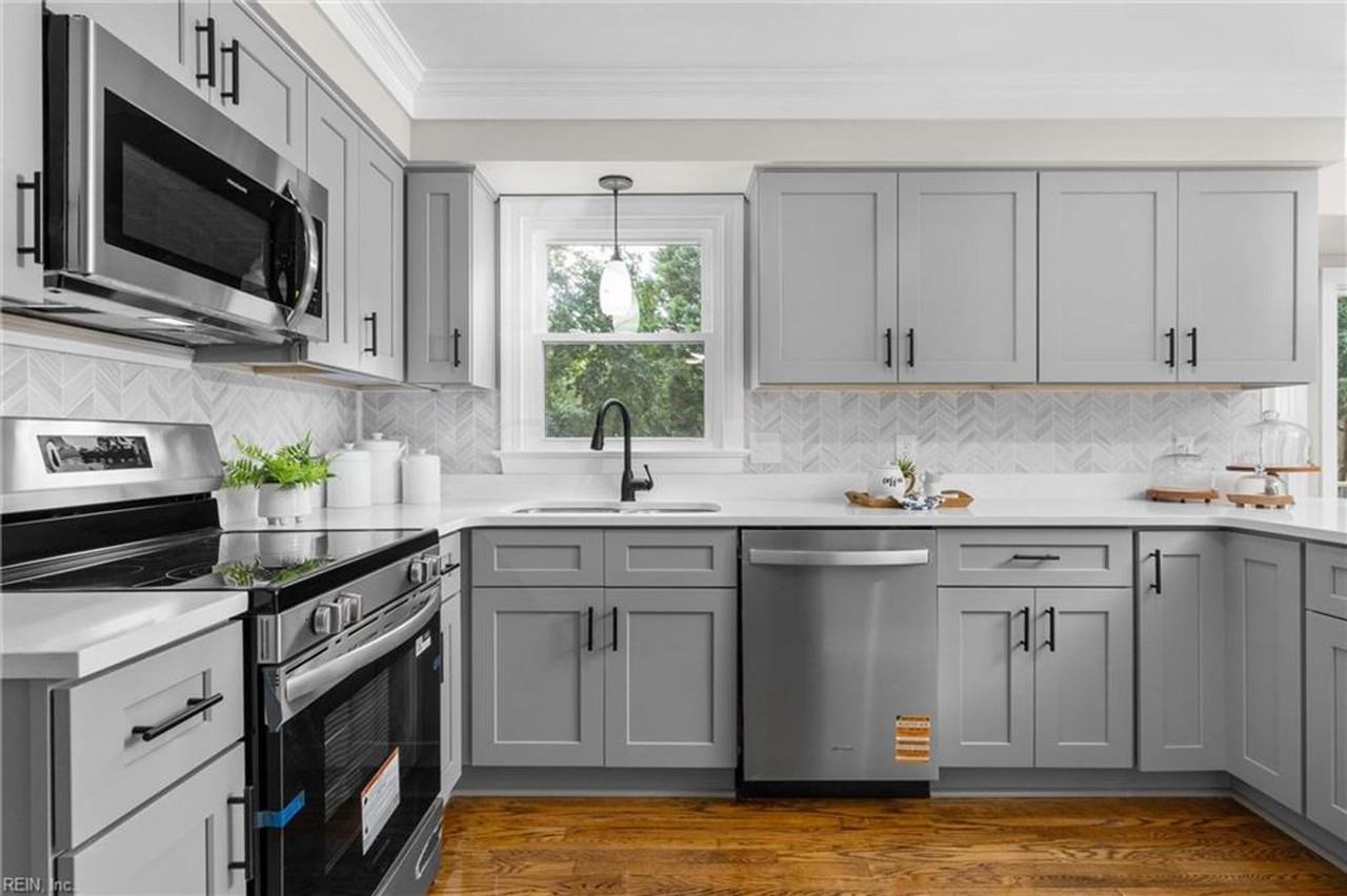 1605 Dey Cove Dr - Photo 3 of 34