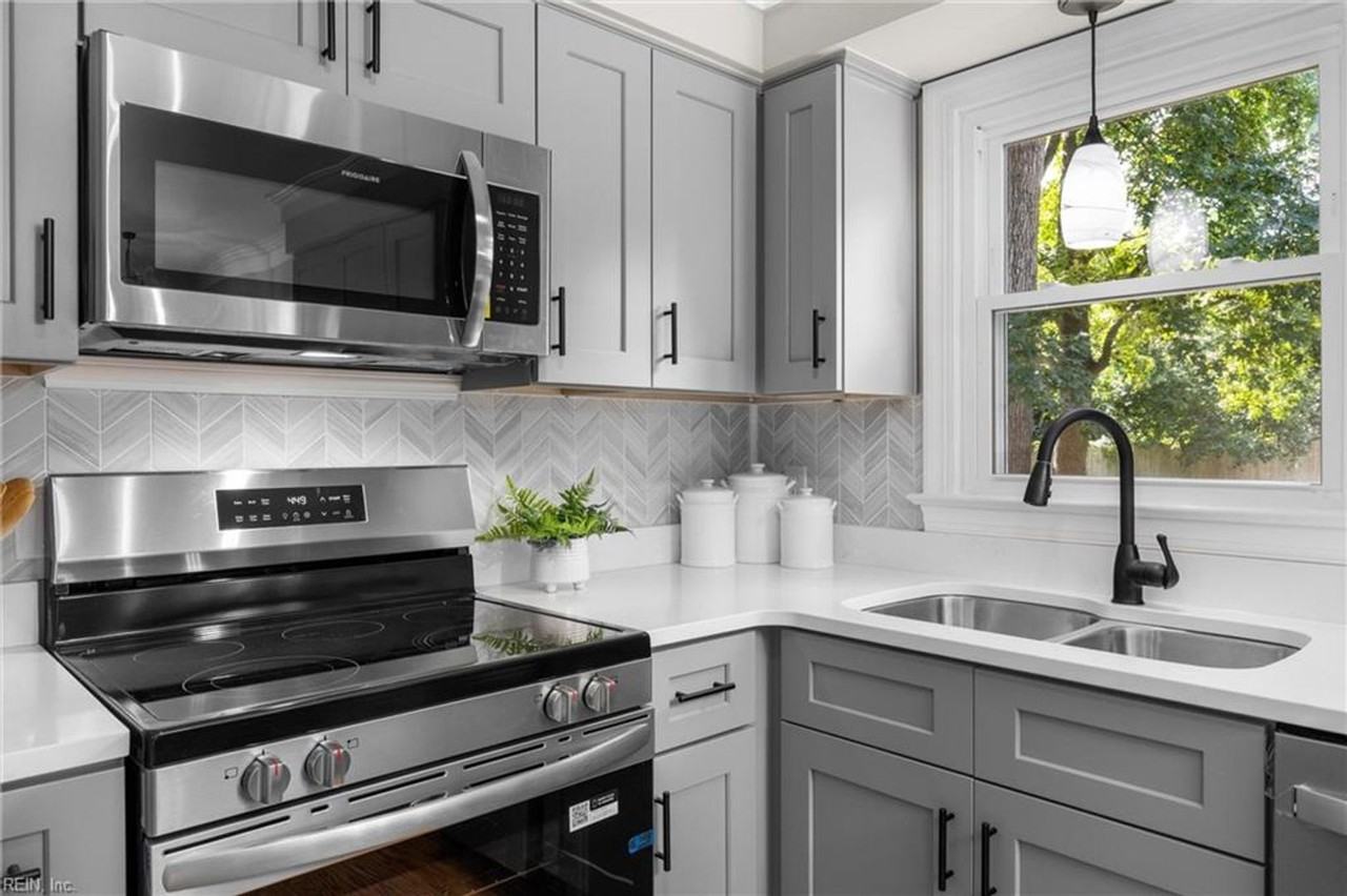 1605 Dey Cove Dr - Photo 4 of 34