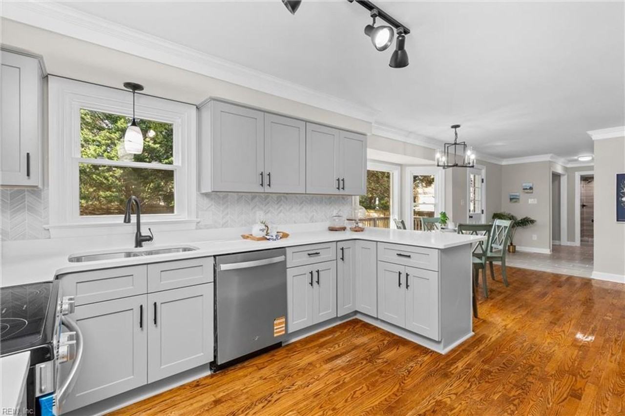 1605 Dey Cove Dr - Photo 5 of 34