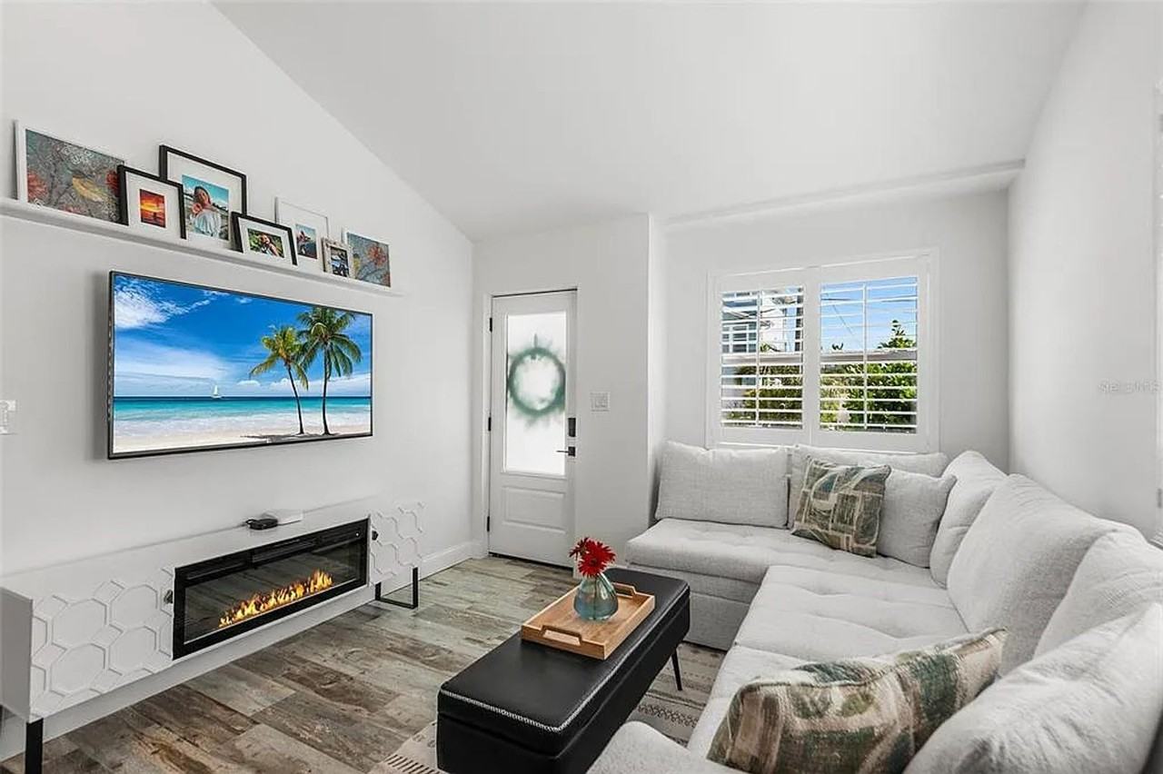 14024 N Bayshore Dr - Photo 6 of 49