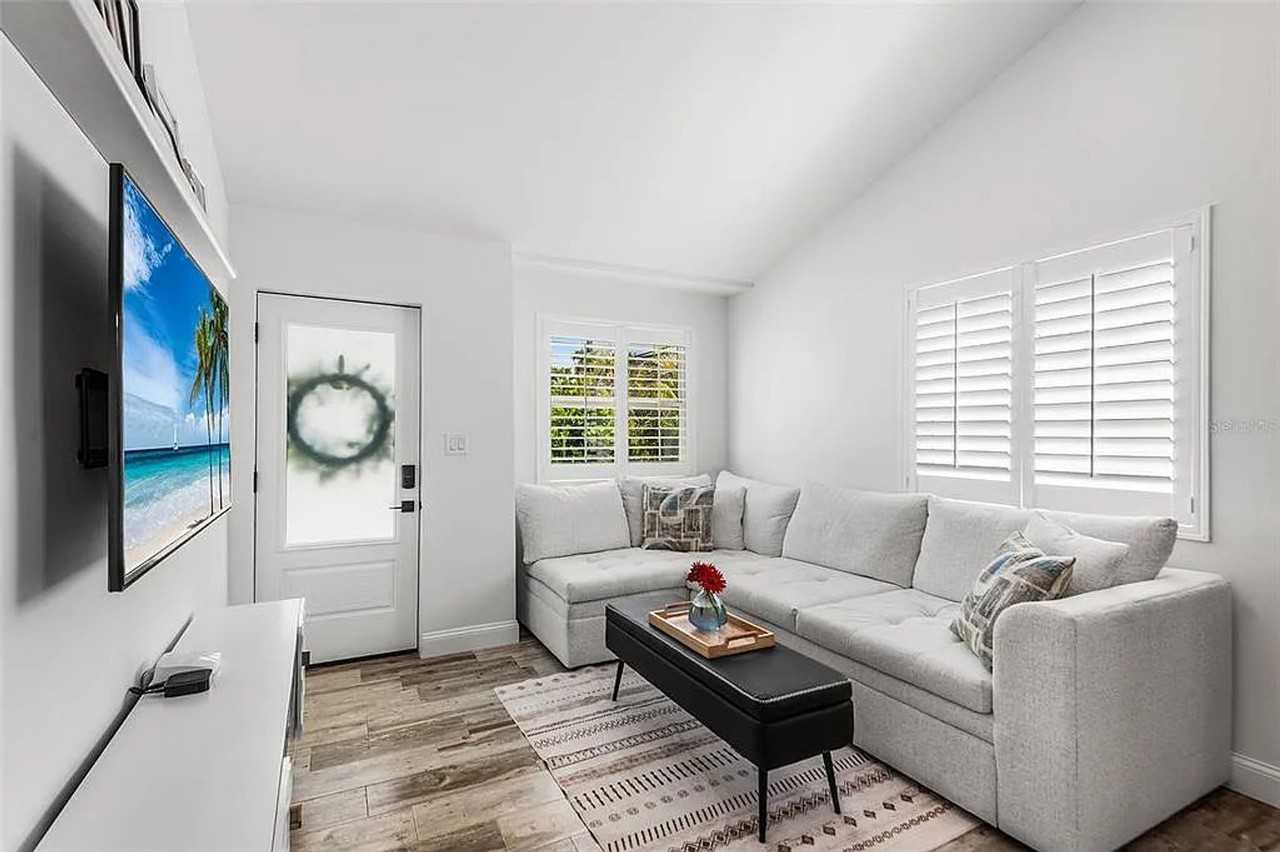 14024 N Bayshore Dr - Photo 7 of 49