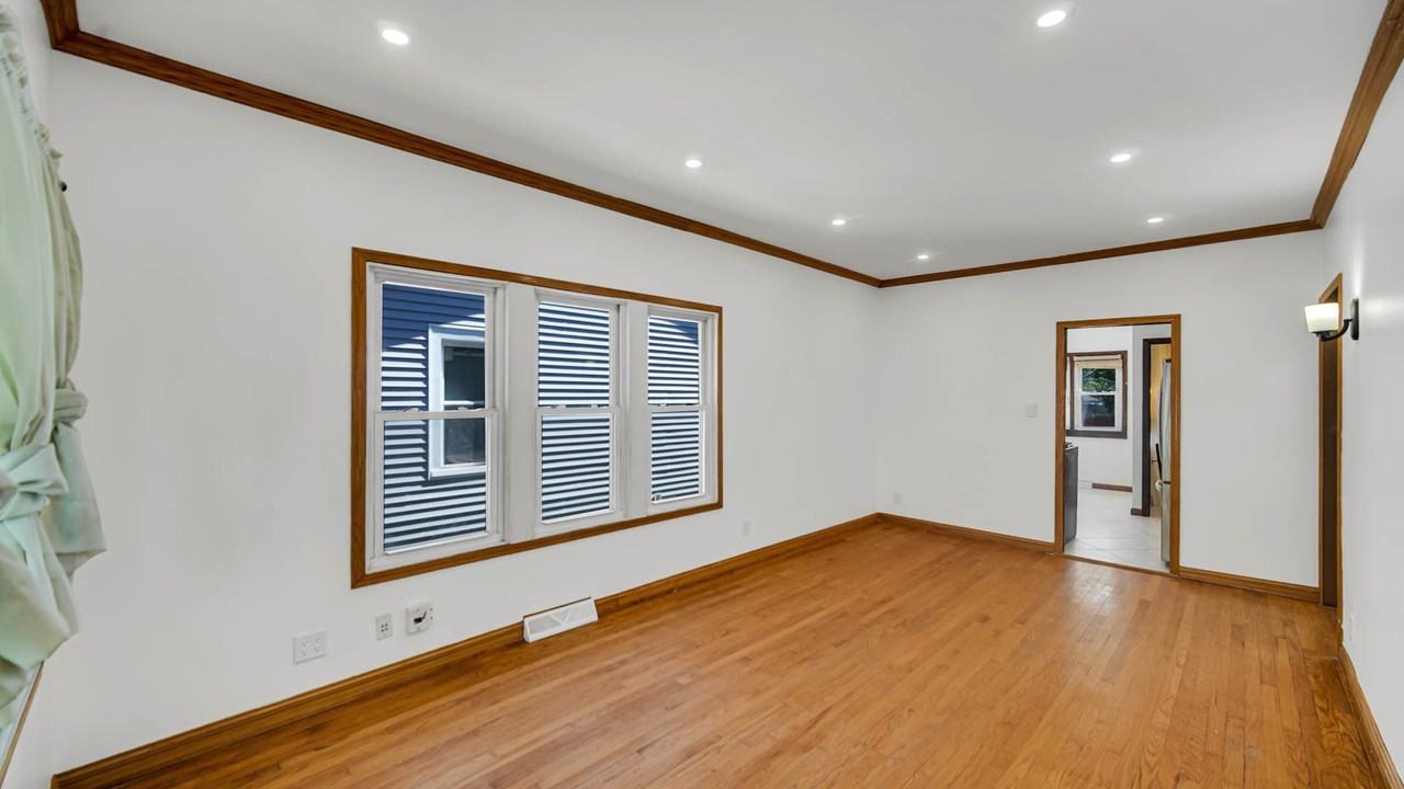6949 Alabama Ave - Photo 4 of 22