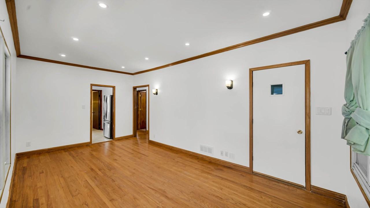 6949 Alabama Ave - Photo 5 of 22
