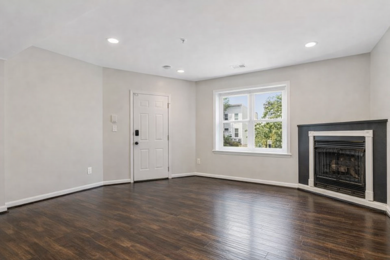 1519 Constitution Ave Ne - Photo 2 of 21