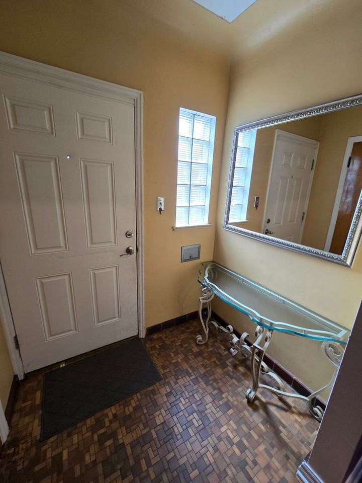 1679 Xavier St - Photo 4 of 44