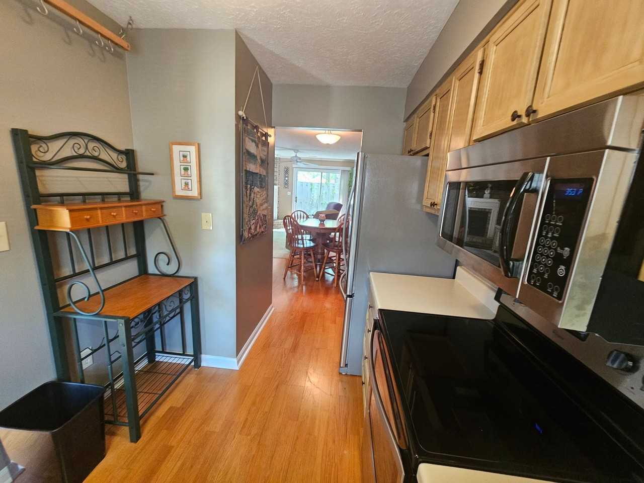 C2 - Photo 4 of 27
