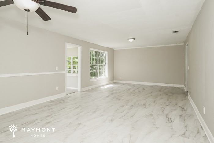 4629 Harden Blvd - Photo 4 of 14