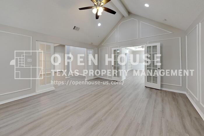1520 Barclay Dr - Photo 4 of 20