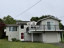 featured image of 5718 Commercial Ave