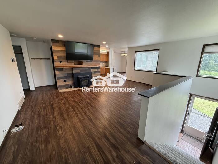 5718 Commercial Ave - Photo 2 of 19