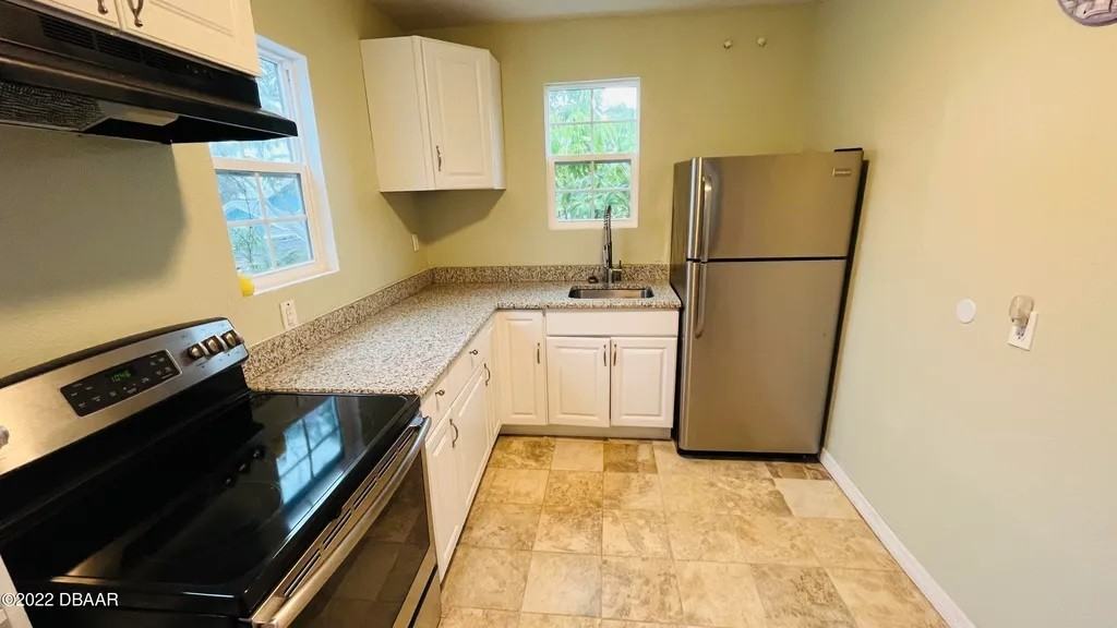 537 Bowman Ave #2 - Photo 3 of 7