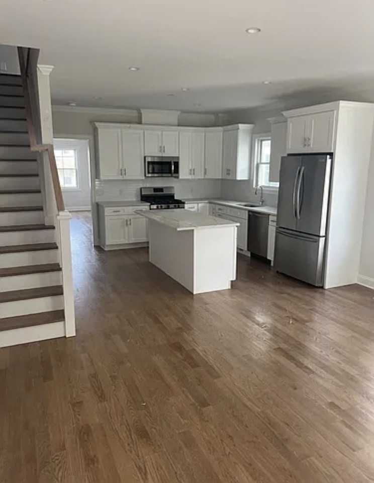 69 Oak St #B - Photo 2 of 13